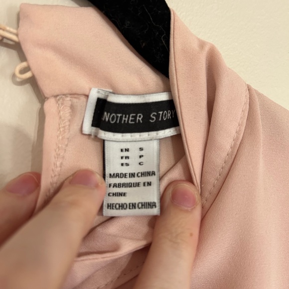 Light Pink Blouse - Picture 2 of 4